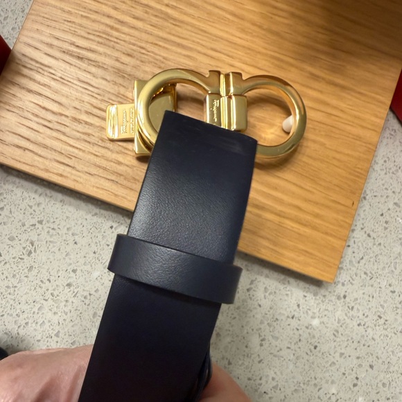 Salvatore Ferragamo Detachable Buckle Adjustable Black Leather Belt - Picture 10 of 12